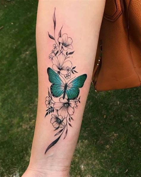 mariposa tatuaje brazo